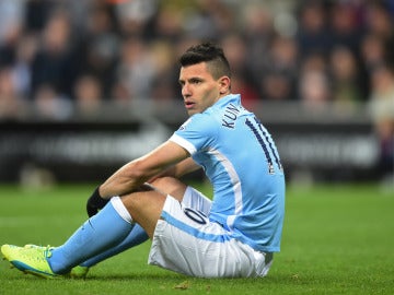 El Kun Agüero lamenta una ocasión ante el Newcastle