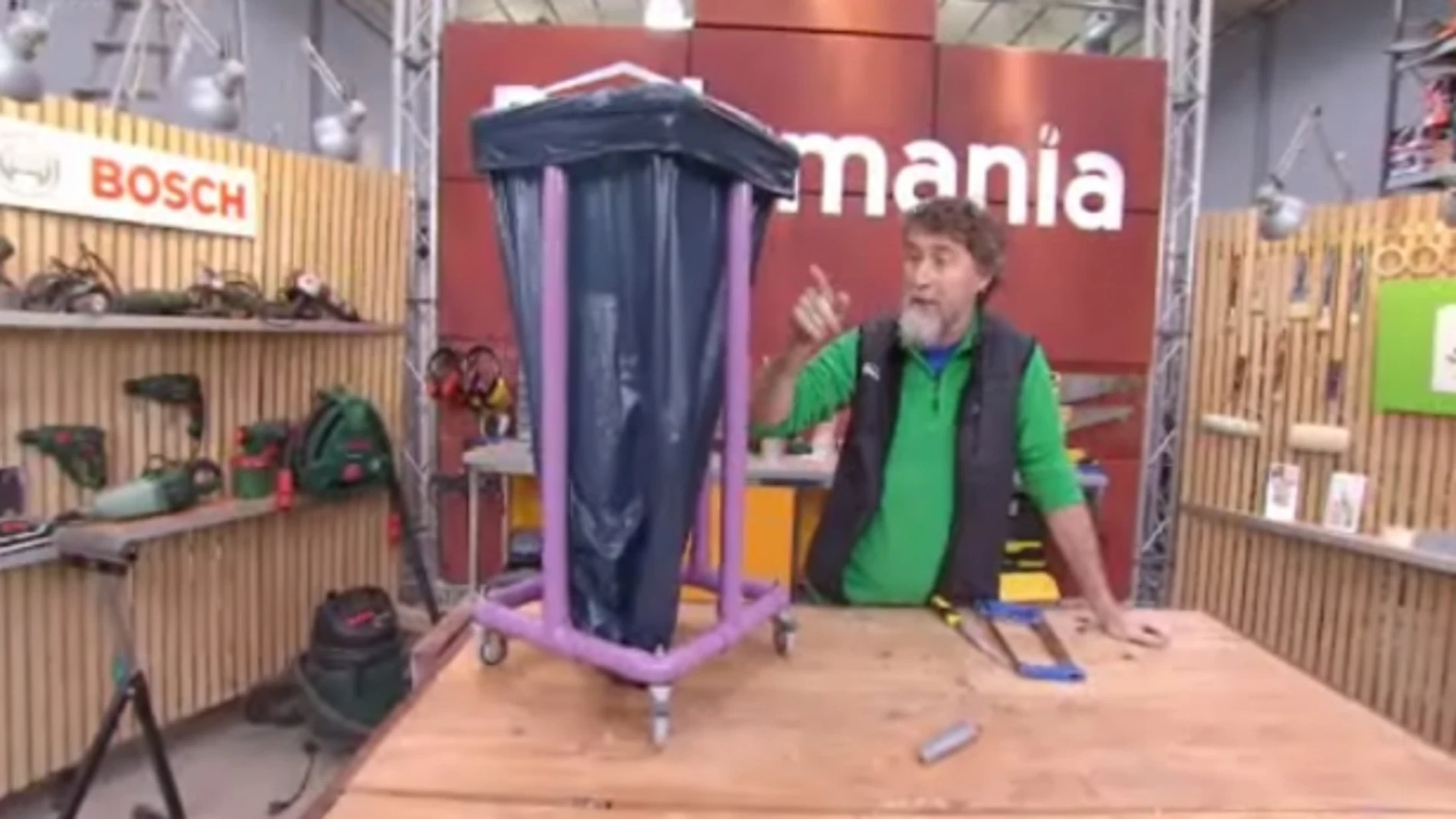 Bricomanía crea un carro de PVC