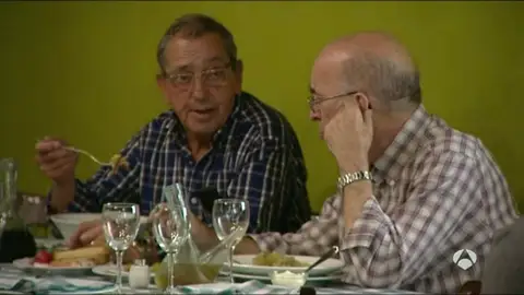 Frame 80.356256 de: La sociedad española de endocrinología señala que no hay alimentos prohibidos dentro de una dieta equilibrada Frame 80.356256 de: La sociedad española de endocrinología señala que no hay alimentos prohibidos dentro de una dieta equilibrada