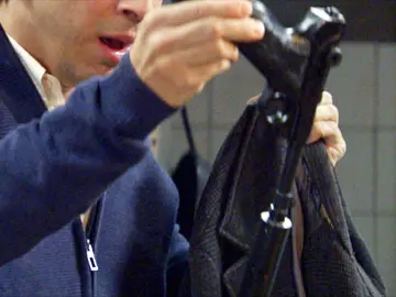 Pepa sospecha que Eladio tiene que ver con el asesinato de Toni Pepa sospecha que Eladio tiene que ver con el asesinato de Toni