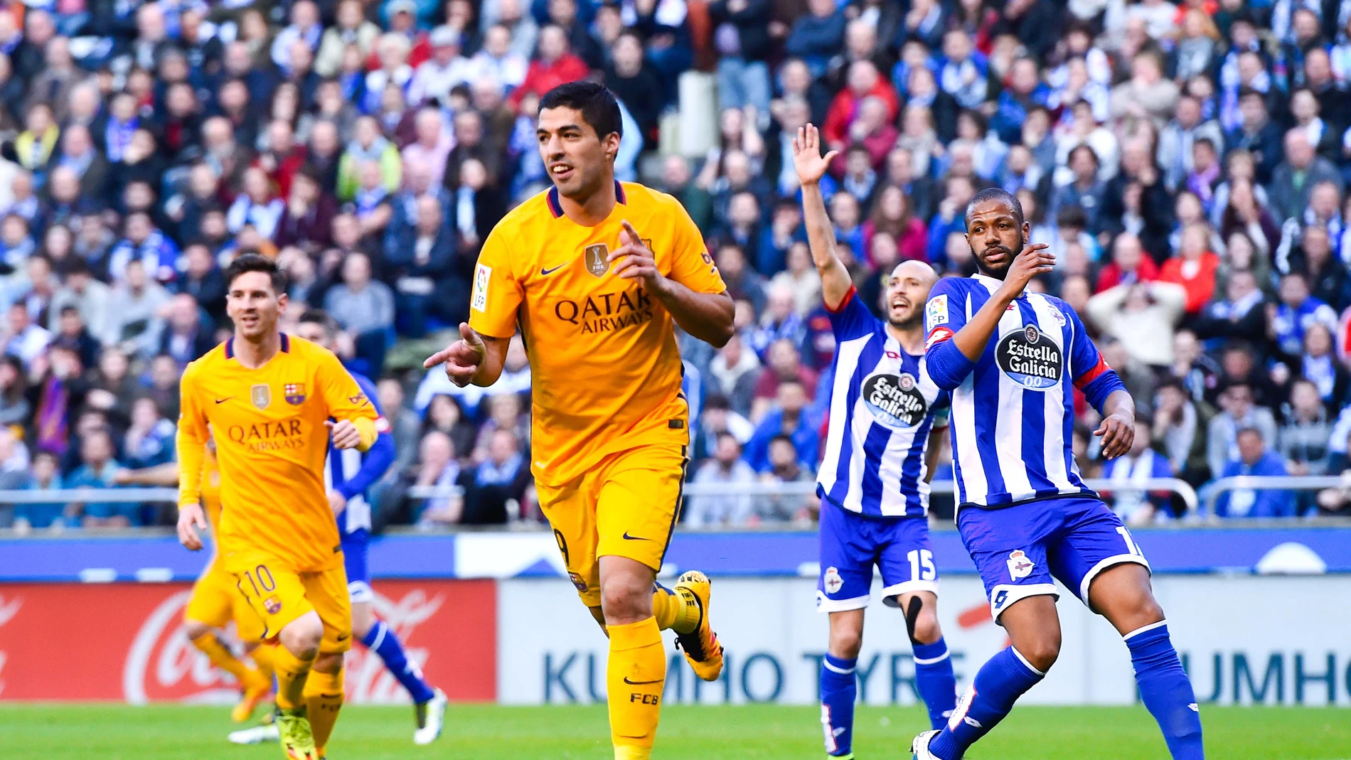Suárez festeja uno de sus goles contra el Deportivo Suárez festeja uno de sus goles contra el Deportivo