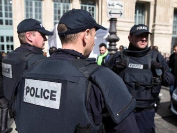 Agentes de la Policía francesa