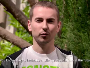 Jorge Lorenzo durante un comunicado Jorge Lorenzo durante un comunicado