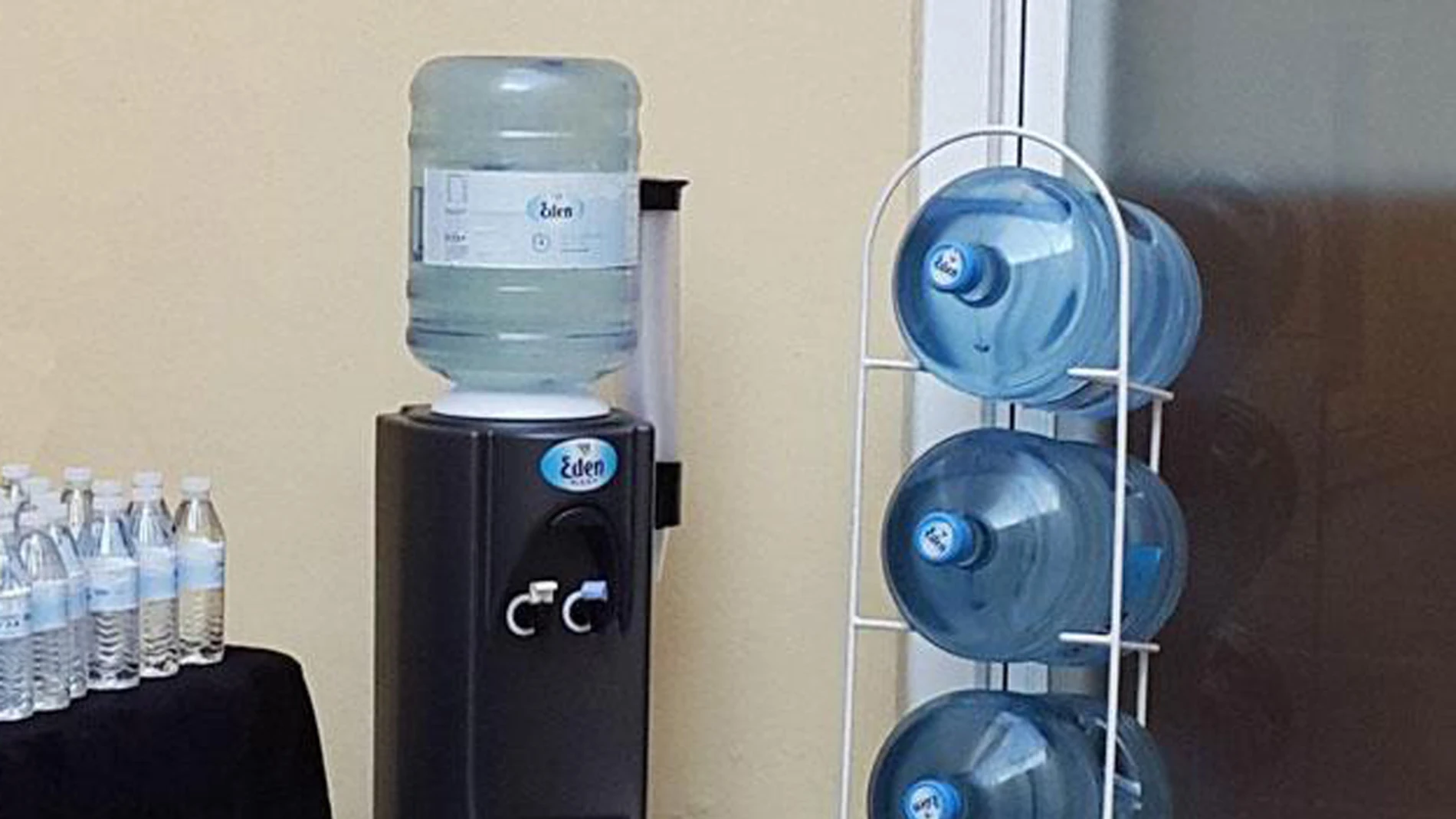 Agua embotellada Agua embotellada