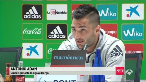 Antonio Ad&aacute;n en rueda de prensa