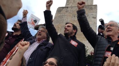 Garzón pide a Podemos respetar identidad de IU para que 