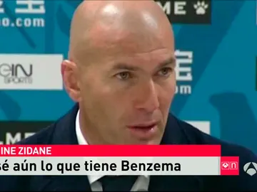 Zinedine Zidane en rueda de prensa Zinedine Zidane en rueda de prensa