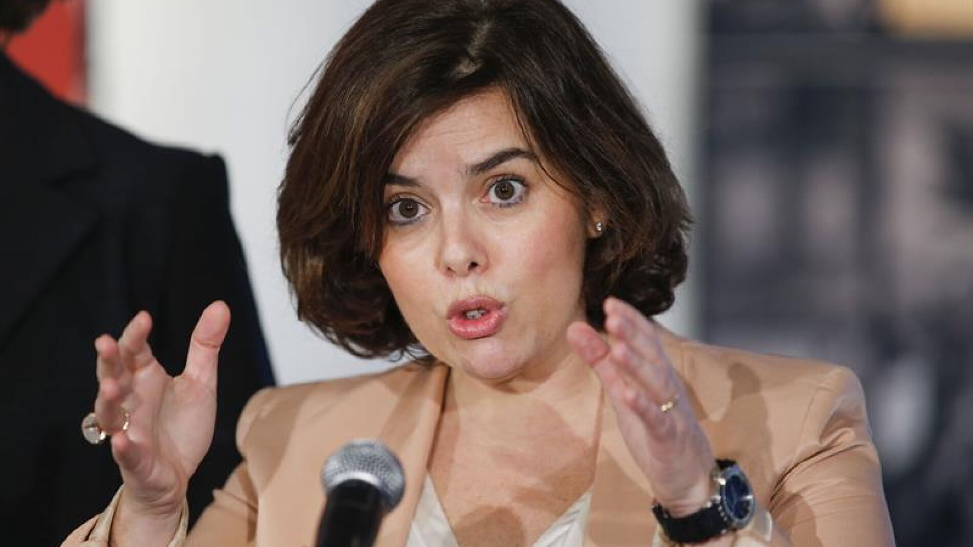 Soraya S&aacute;nez de Santamar&iacute;a durante su visita al Cervantes