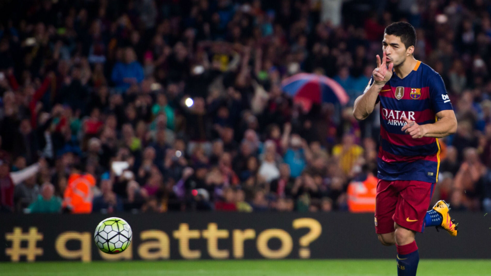 Luis Su&aacute;rez celebra un gol