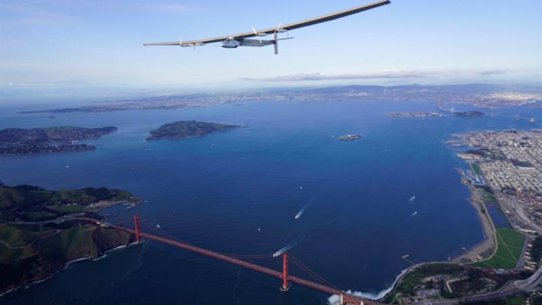 El avi&oacute;n 'Solar Impulse II' sobrevuela Chicago