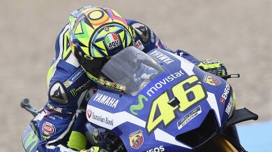 Rossi gana con autoridad en Jerez a pesar del esfuerzo final de Lorenzo