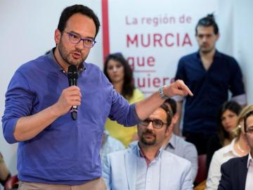 Antonio Hernando en un acto del PSOE en Lorca, Murcia