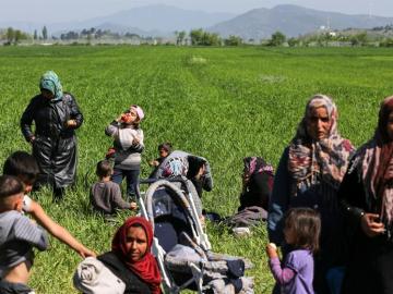 Refugiados en el campamento en la frontera entre Grecia y Macedonia