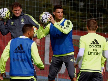 Cristiano Ronaldo entrena en la ciudad deportiva del Real Madrid