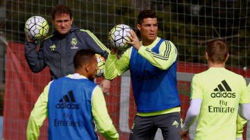 Cristiano Ronaldo entrena en la ciudad deportiva del Real Madrid