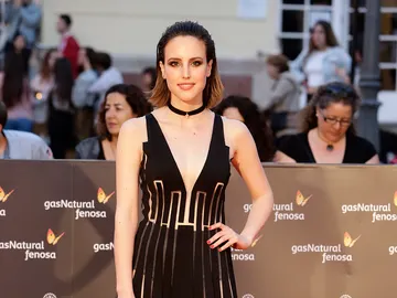 Natalia de Molina, con escotado vestido negro con transparencias Natalia de Molina, con escotado vestido negro con transparencias