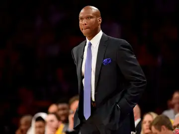 Byron Scott, en un partido de los Lakers Byron Scott, en un partido de los Lakers