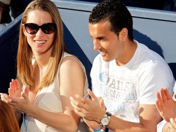 Pedro Rodríguez aplaude junto a Carolina Martín Pedro Rodríguez aplaude junto a Carolina Martín
