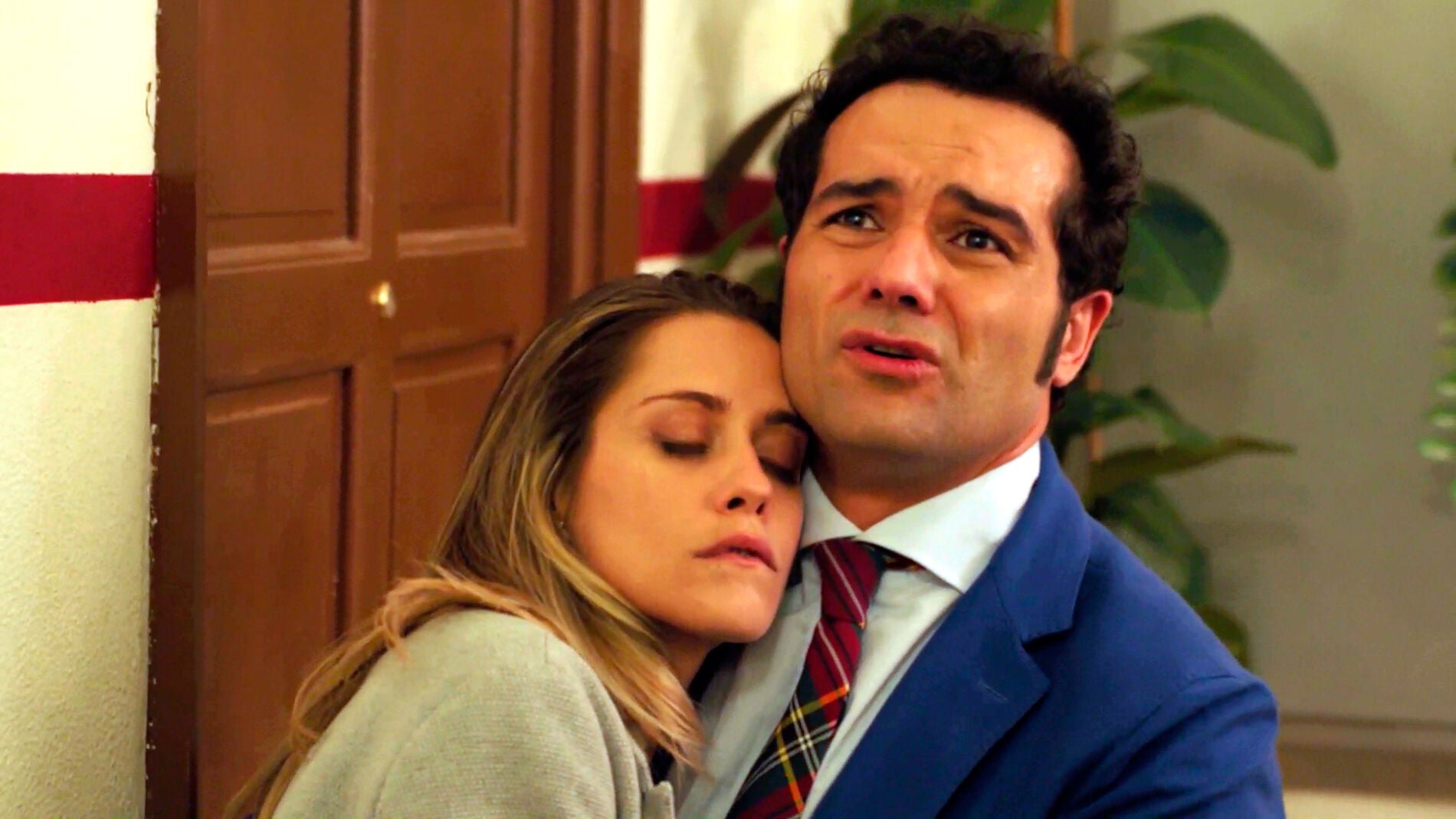 Rober acoge a Carmen en su casa