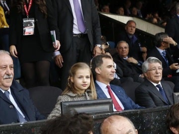 Felipe VI, acompañado de la Princesa Leonor 