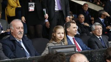 Felipe VI, acompa&ntilde;ado de la Princesa Leonor 