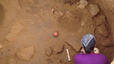 Descubren el esqueleto completo de un niño de 2.700 años de antigüedad 