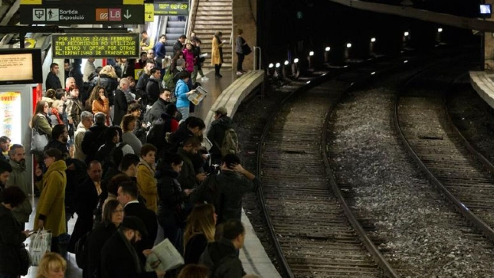 Una nueva jornada de huelga en el metro pone a prueba la movilidad de Barcelona