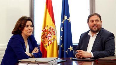 Sáenz de Santamaría y Junqueras se reunirán este jueves en La Moncloa