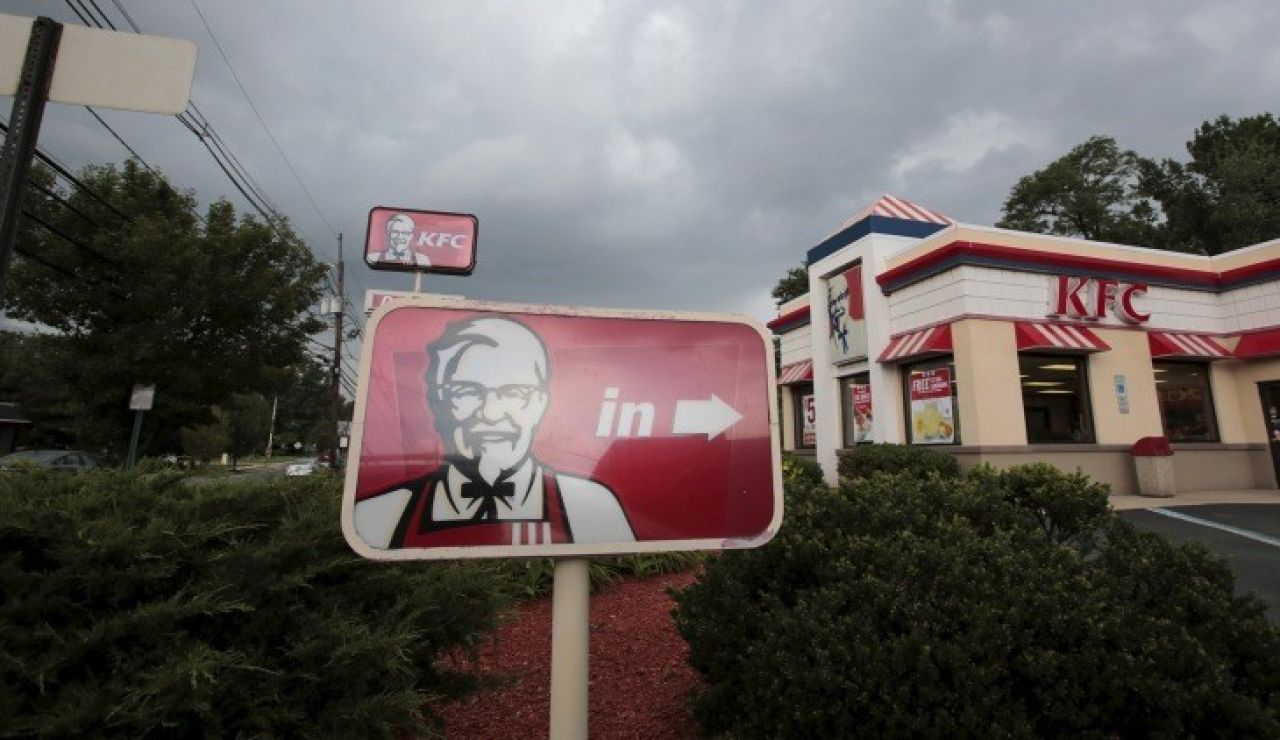 Un restaurante de la cadena KFC Un restaurante de la cadena KFC
