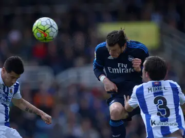 Gareth Bale cabecea el balón que se convertiría en el 0-1 contra la Real Sociedad Gareth Bale cabecea el balón que se convertiría en el 0-1 contra la Real Sociedad