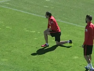 Godín y Carrasco, durante el entrenamiento del Atlético de Madrid Godín y Carrasco, durante el entrenamiento del Atlético de Madrid