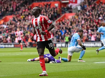 Sadio Mané festeja uno de sus tres goles con el Southampton ante el City Sadio Mané festeja uno de sus tres goles con el Southampton ante el City