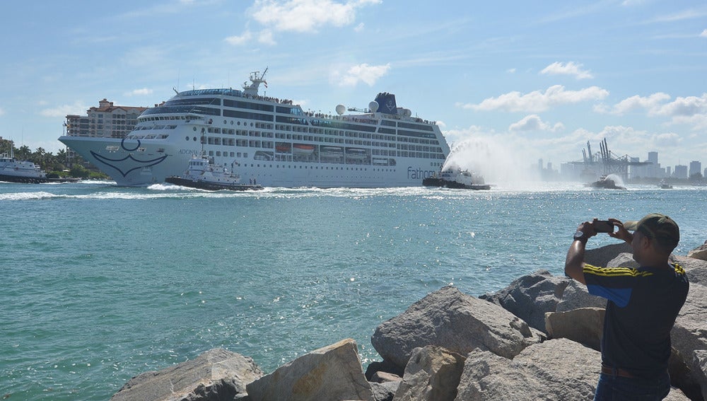 Adonia, crucero de Miami a Cuba