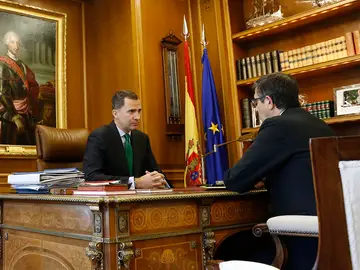 Felipe VI y Patxi López en Zarzuela Felipe VI y Patxi López en Zarzuela