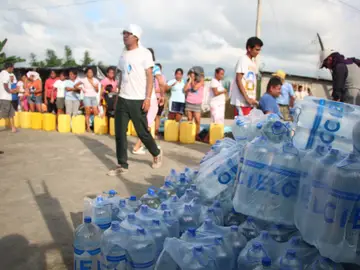 Afectados reciben ayuda en el campamento de Naciones Unidas en Pedernales Afectados reciben ayuda en el campamento de Naciones Unidas en Pedernales