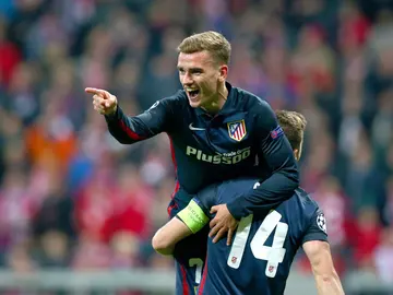 Griezmann celebrando su gol con Gabi Griezmann celebrando su gol con Gabi