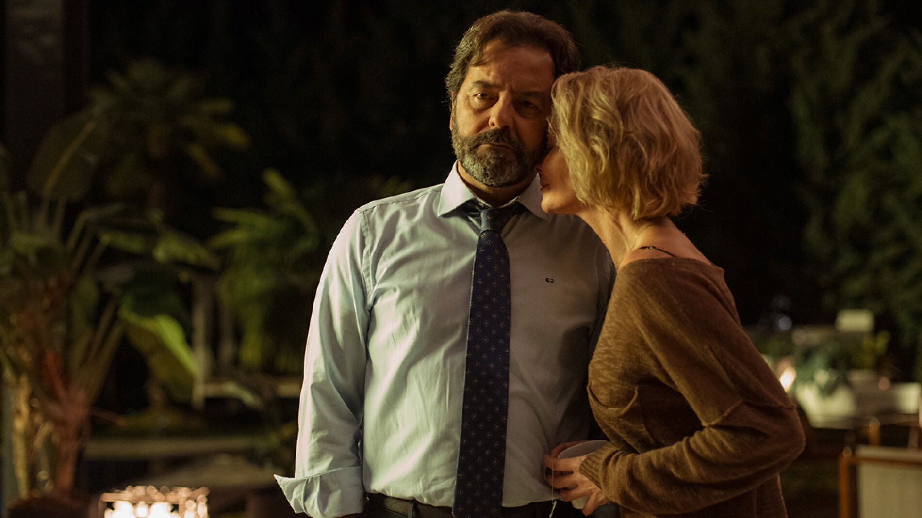 Claudia pide a Luis que saque a Ester de la c&aacute;rcel