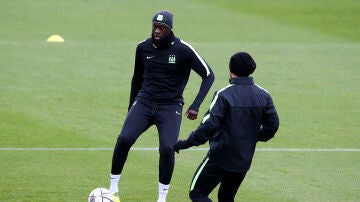 Yaya Touré en el entrenamiento del lunes con el Manchester City