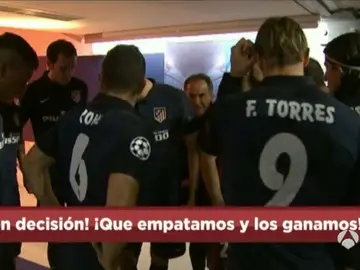 El 'Profe' Ortega animó a los jugadores El 'Profe' Ortega animó a los jugadores