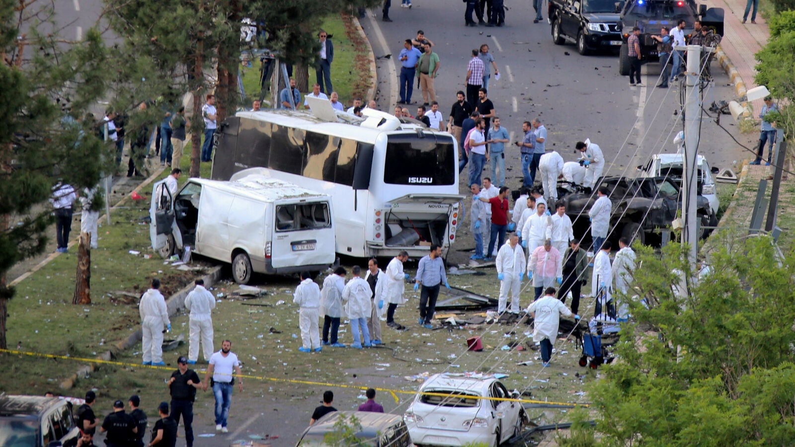 Al menos 3 fallecidos en un ataque con coche bomba contra la Policía en Turquía