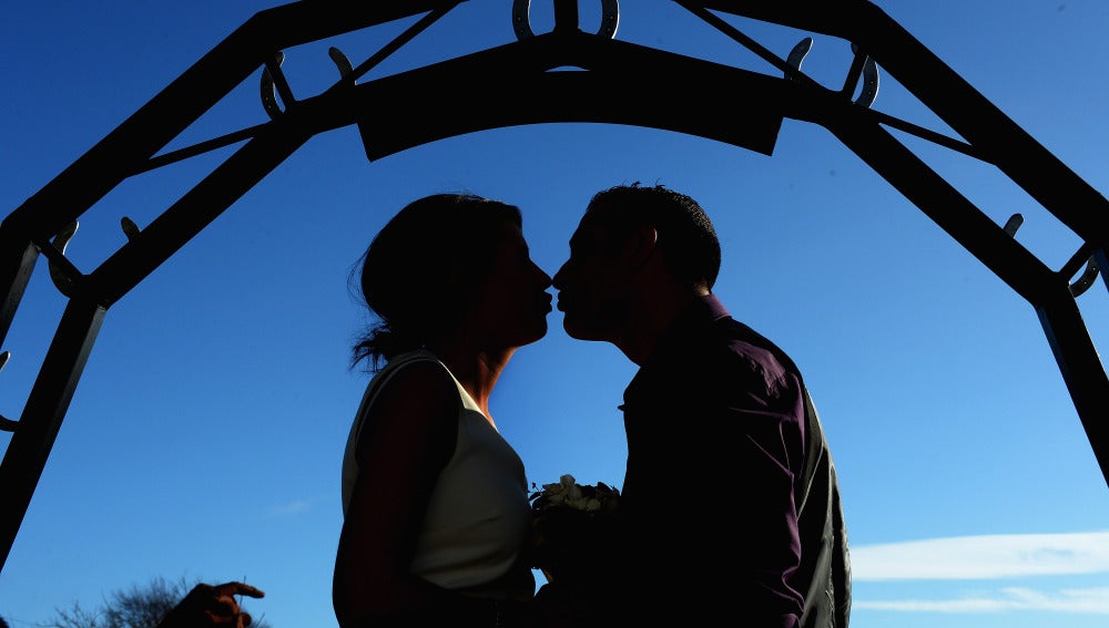 Dos de cada cinco hijos nacen ya fuera del matrimonio