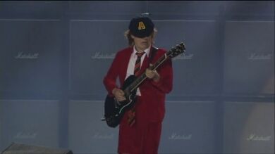 Más de 60.000 personas asisten al único concierto de AC/DC en España