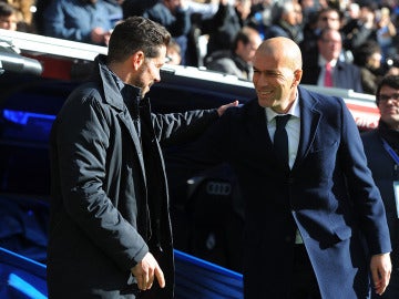 Diego Simeone y Zinedine Zidane juntos tras un derbi