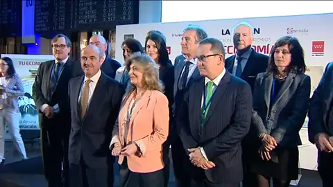 Frame 0.0 de: De Guindos: “Tenemos una banca solvente que vuelve a dar crédito en condiciones adecuadas” Frame 0.0 de: De Guindos: “Tenemos una banca solvente que vuelve a dar crédito en condiciones adecuadas”