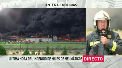 Los Bomberos de Madrid creen que la extinción completa del incendio del cementerio de neumáticos 