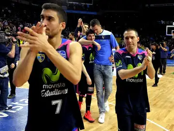 Los jugadores del Estudiantes celebran el triunfo Los jugadores del Estudiantes celebran el triunfo