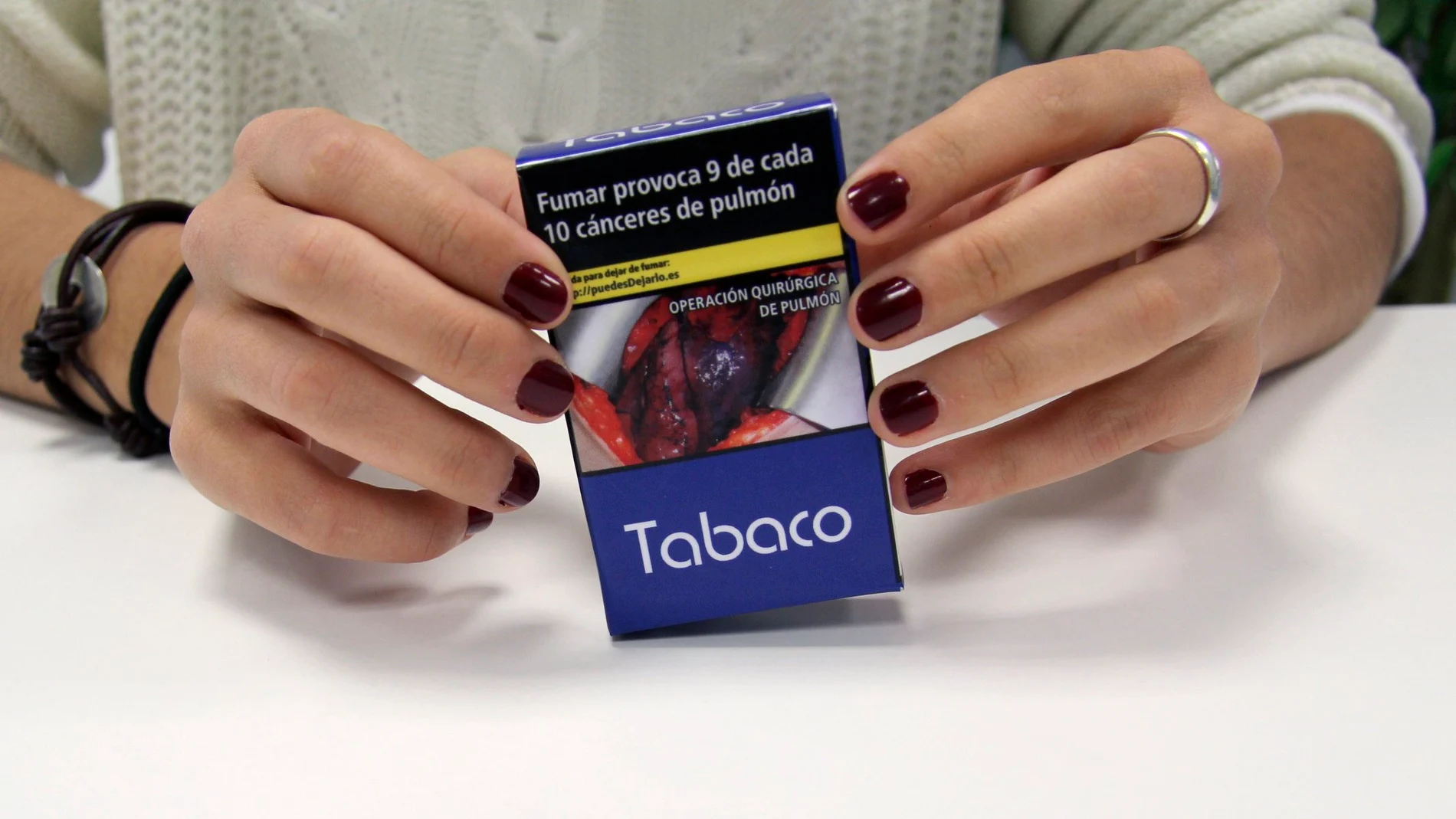 Ejemplo de las cajetillas de tabaco que entrarán en vigor a partir del 20 de mayo Ejemplo de las cajetillas de tabaco que entrarán en vigor a partir del 20 de mayo