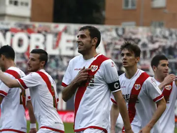 Trashorras se señala el escudo del Rayo Trashorras se señala el escudo del Rayo