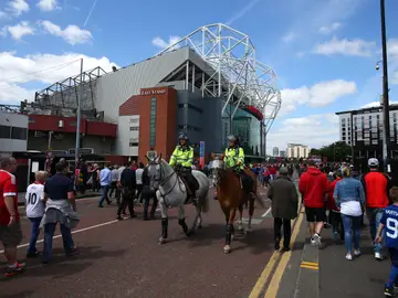 Exteriores de Old Trafford Exteriores de Old Trafford