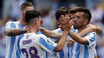 El Málaga celebra un gol de Charles